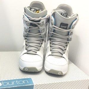 Burton Women’s Snowboarding Boots Size 6